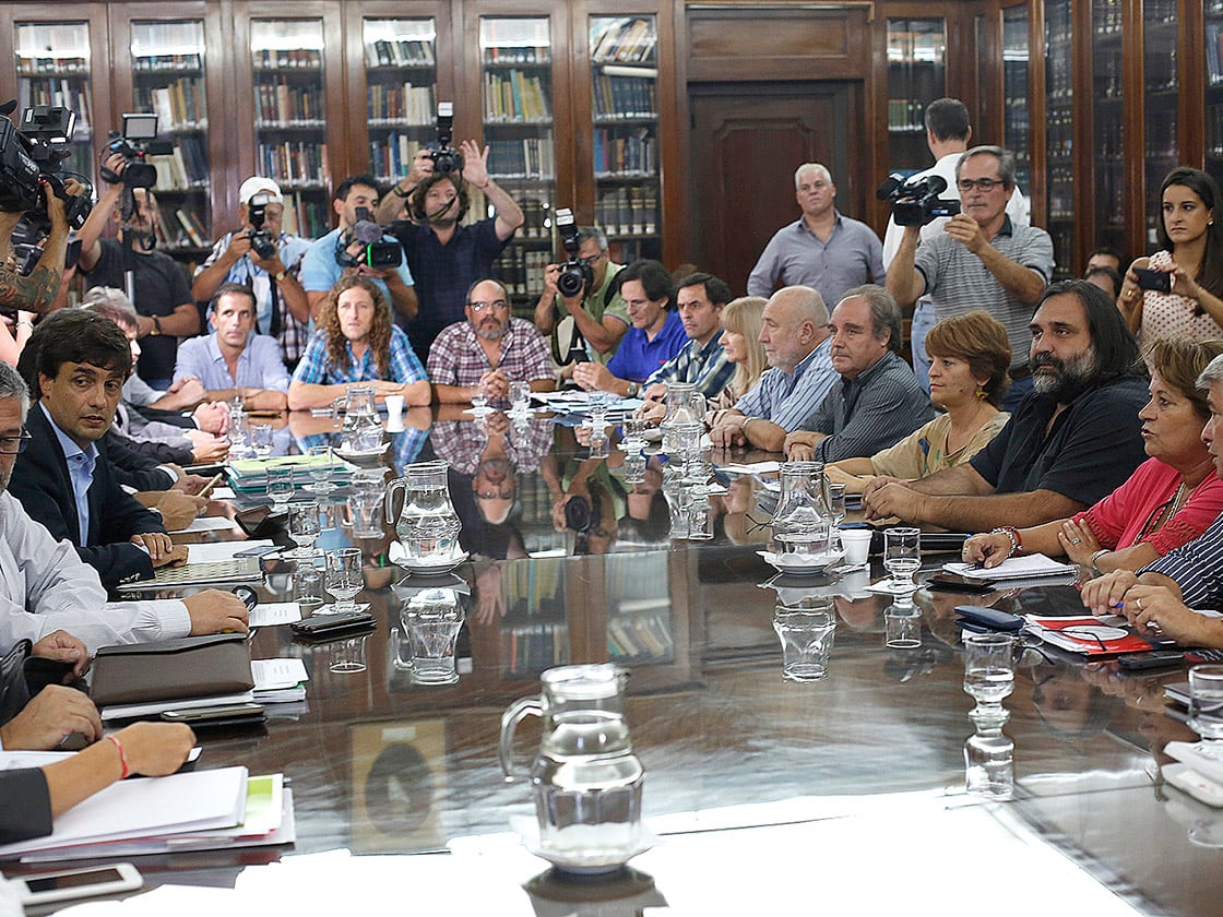 Los maestros bonaerenses volvieron a reunirse ayer con el gobierno de Vidal, quien cambió su oferta de 18 al 19 por ciento.