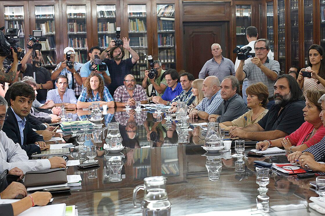 Los maestros bonaerenses volvieron a reunirse ayer con el gobierno de Vidal, quien cambió su oferta de 18 al 19 por ciento.