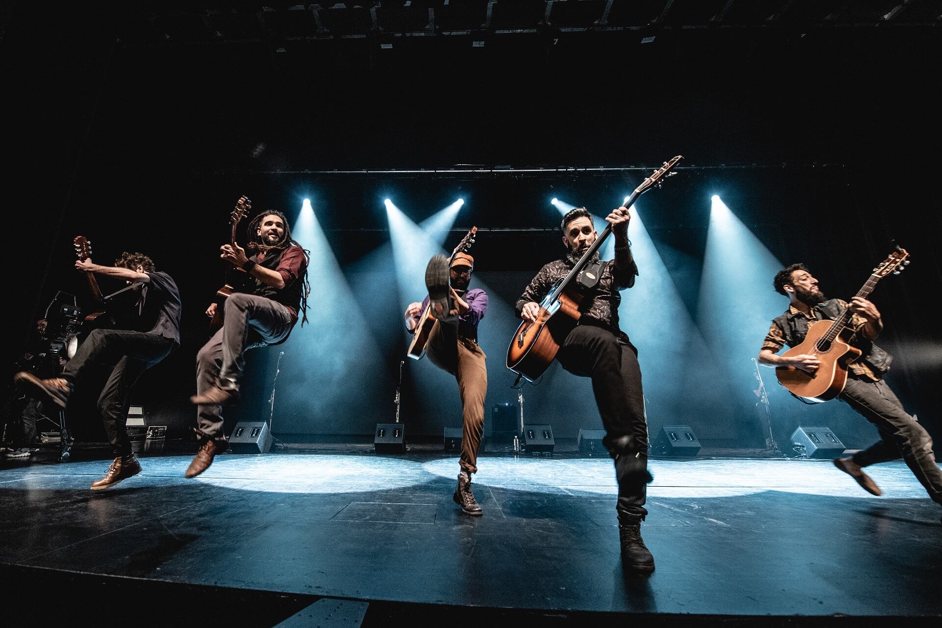 "Tocamos mucho porque nuestro formato es fácil para cualquier escenario: usamos mucho lo eléctrico y una actitud más del palo del rock"