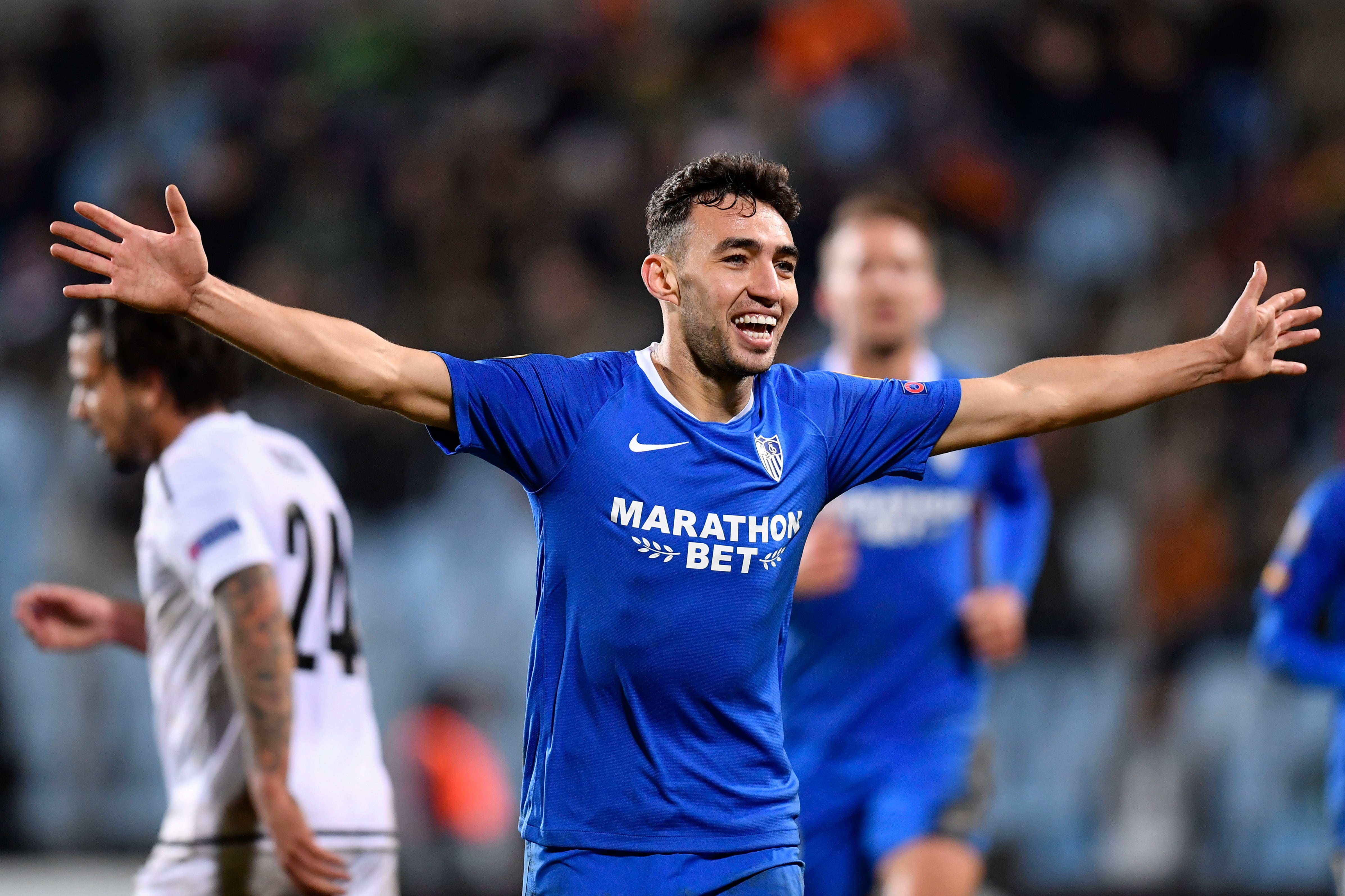 El Haddadi anotó un triplete para el Sevilla en la Europe League.