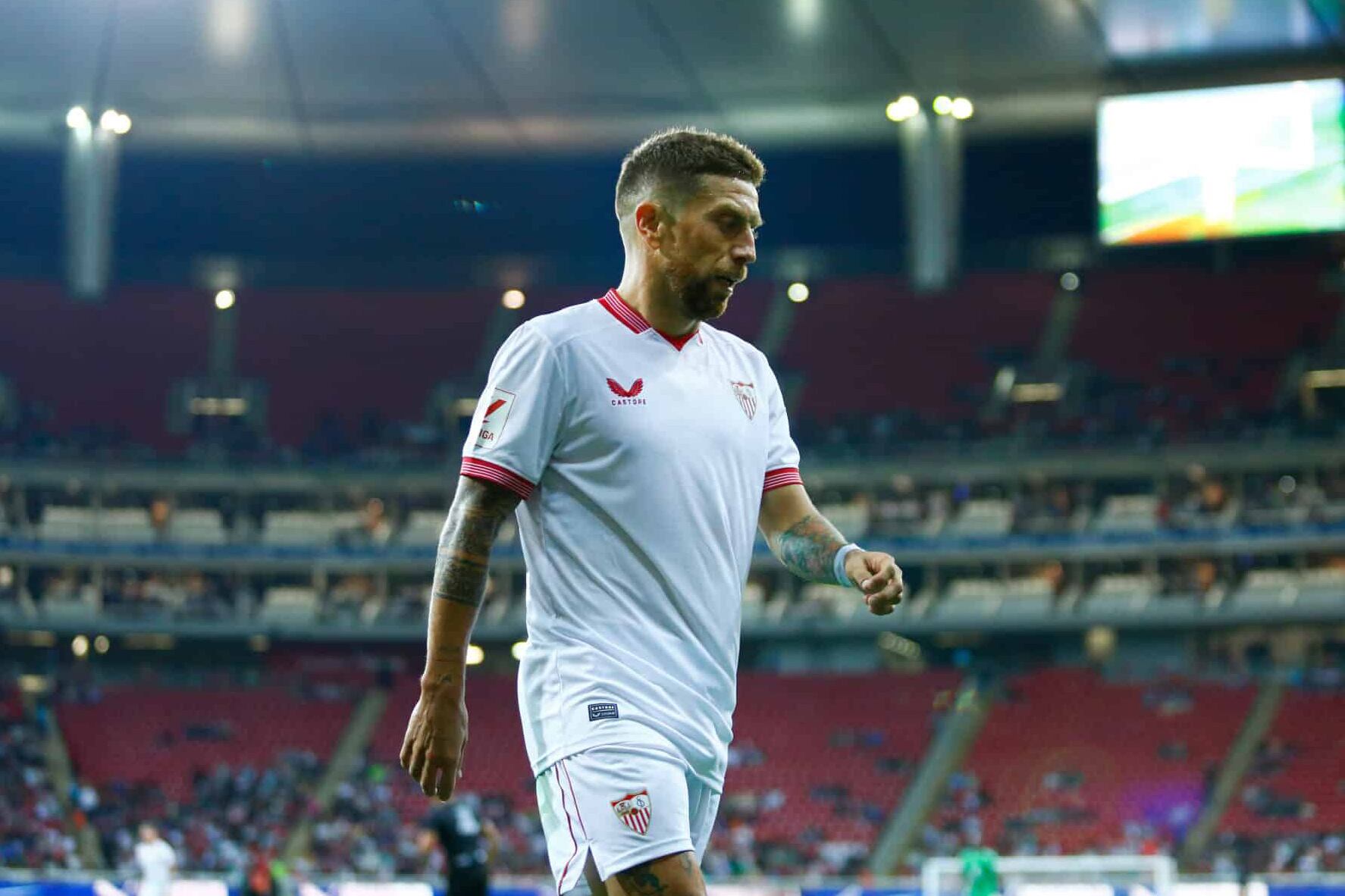 El Papu Gómez con la camiseta del Sevilla, donde dio positivo