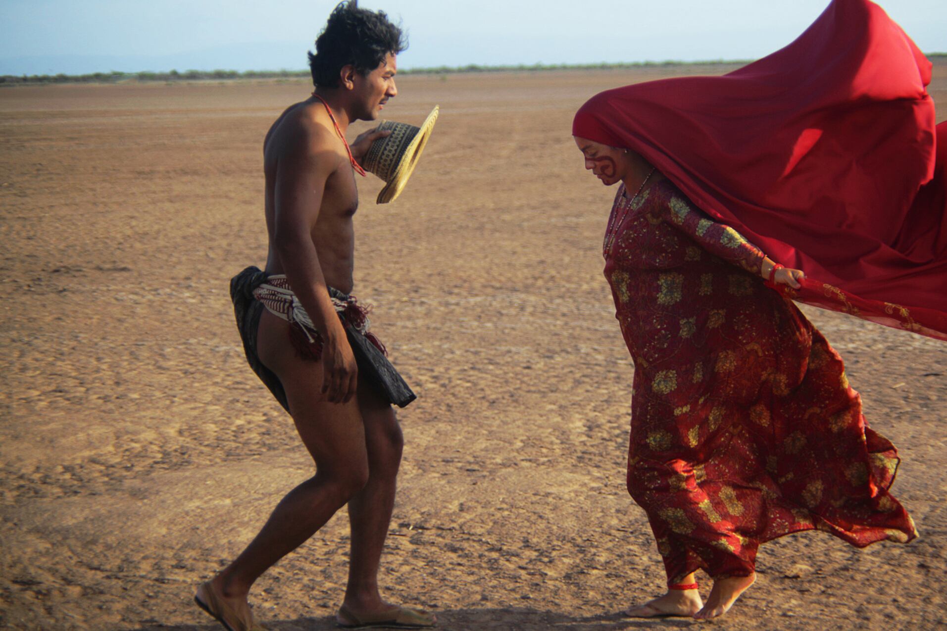 Un película elegíaca, que puede ser vista como retrato seminal del imperio de la muerte que aún hoy se pasea por Colombia.