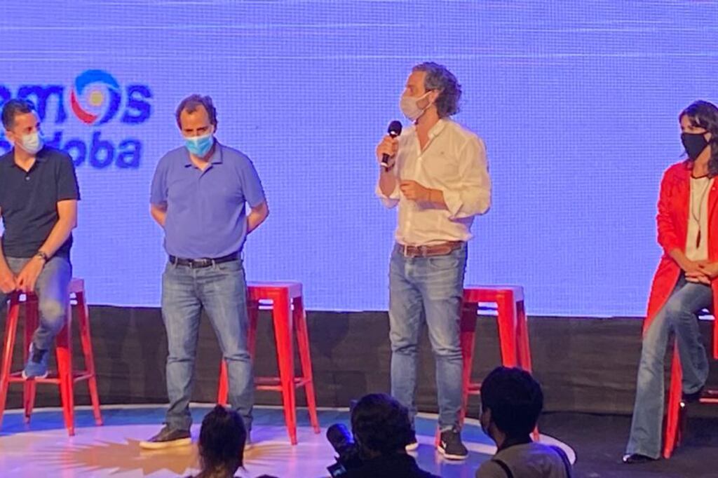 El jefe de Gabinete de Ministros de la Nación, Santiago Cafiero, llegó el domingo a la noche a Río Cuarto.