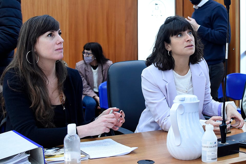 La fiscal Vallarella y su asistente. Pide 18 años de prisión.