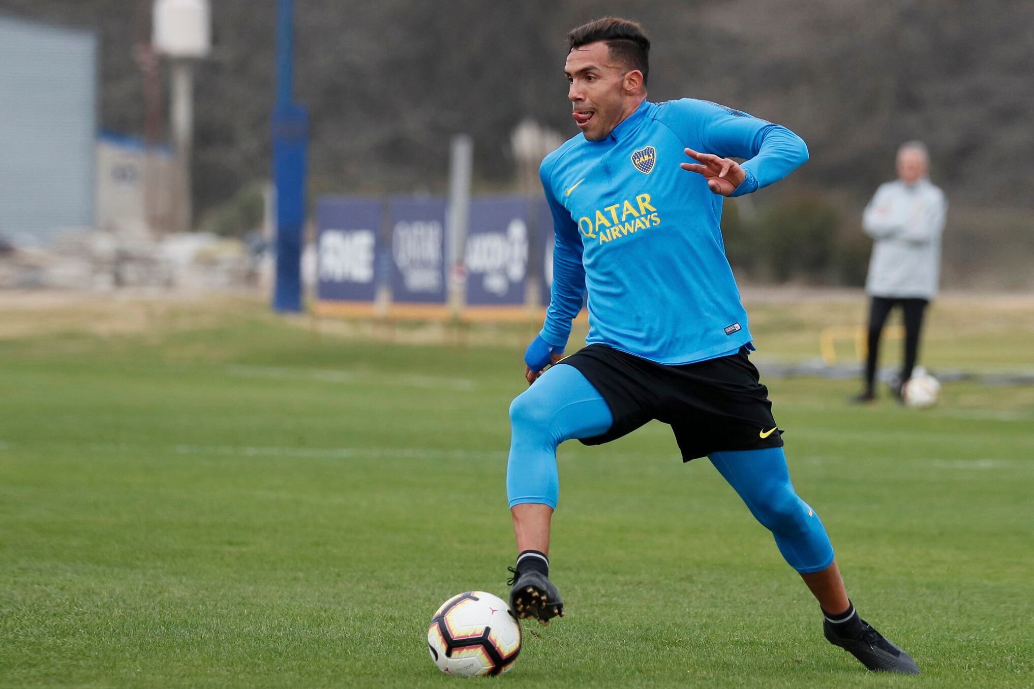 Tevez no trabajó este martes por una molestia en los gemelos.