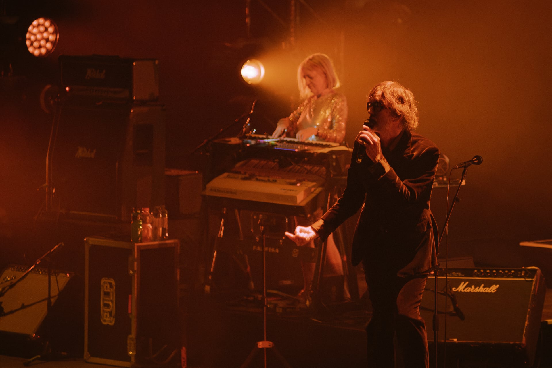 Luego del fallecimiento del bajista Steve Mackey, junto a Cocker siguen el baterista Nick Banks, la tecladista Candida Doyle y el guitarrista Mark Webber