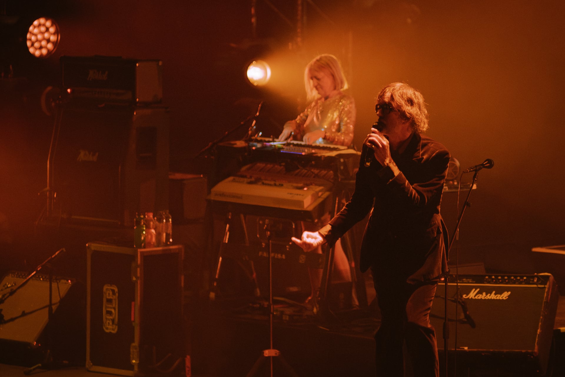 Luego del fallecimiento del bajista Steve Mackey, junto a Cocker siguen el baterista Nick Banks, la tecladista Candida Doyle y el guitarrista Mark Webber