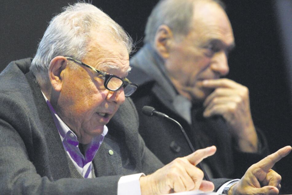 Los juristas Julio Maier y Raúl Zaffaroni hablaron ayer en la UMET.