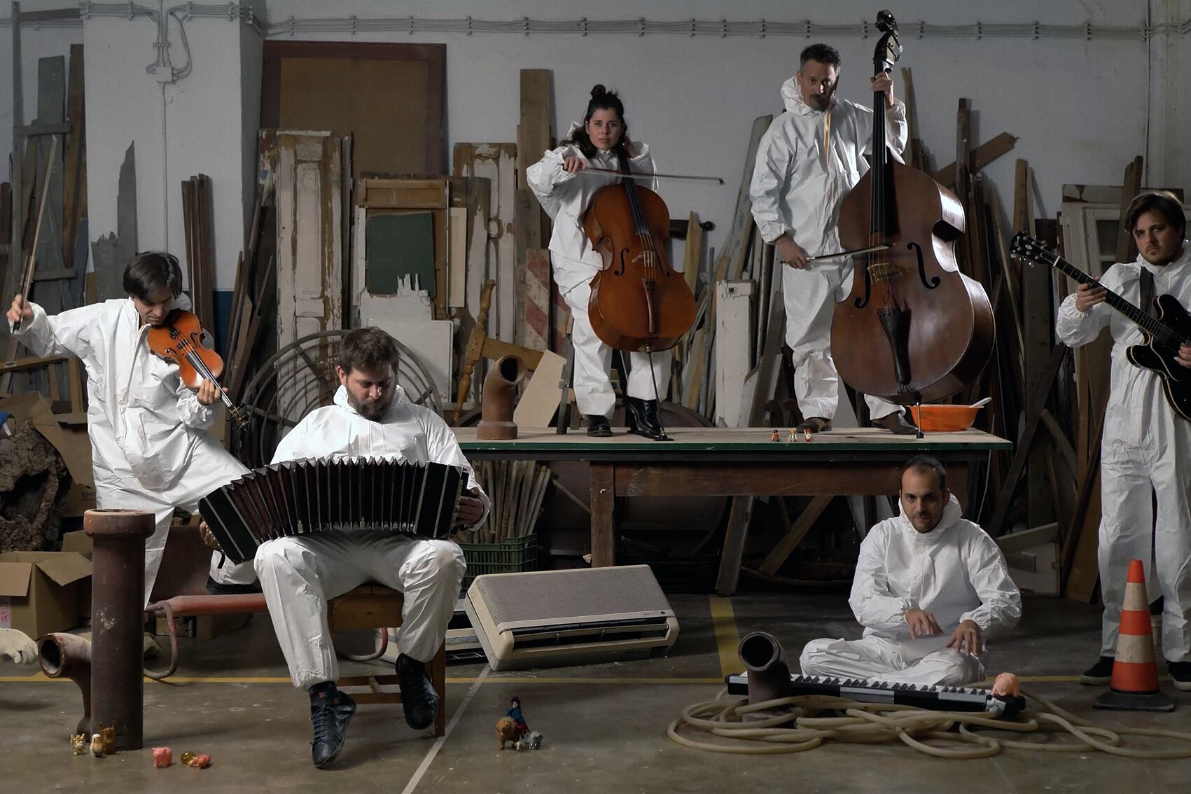 "El nombre del proyecto es un chiste de época, empezamos a ensayar en pandemia", dice Sued.