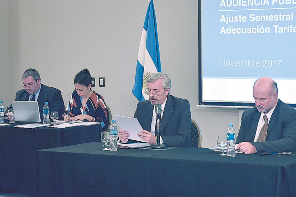 Representantes de TGS y Camuzzi Gas Pampeana hicieron ayer sus pedidos en Bahía Blanca.