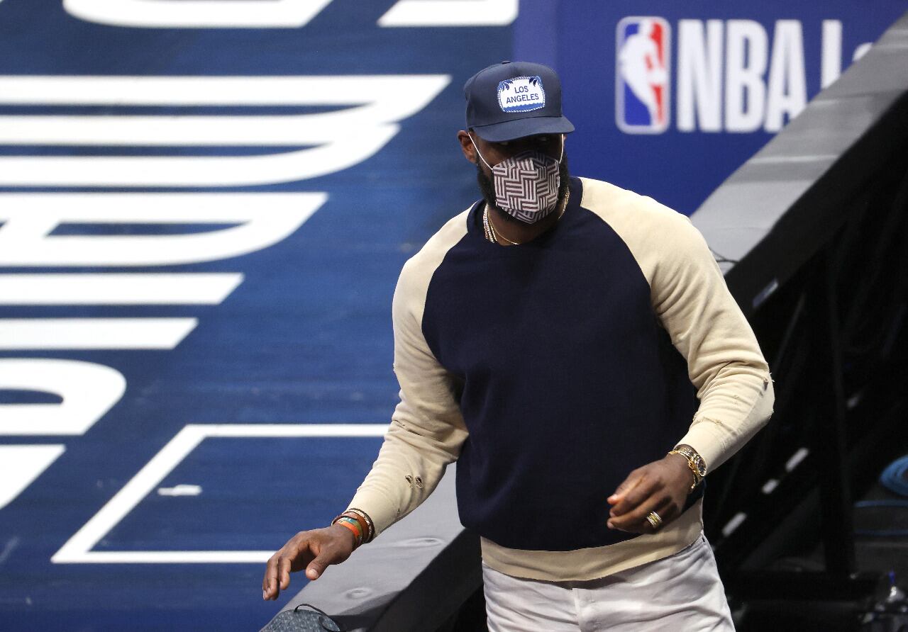 LeBron, protagonista dentro y fuera de la cancha.