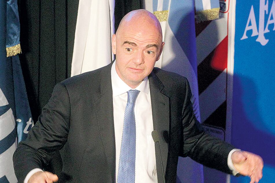 Gianni Infantino hace denodados esfuerzos en renovar la imagen de la FIFA tras el terremoto de 2015.