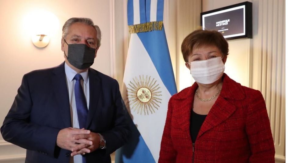 Alberto Fernández y Kristalina Giorgieva en su primer encuentro presencial, en mayo pasado en Roma.