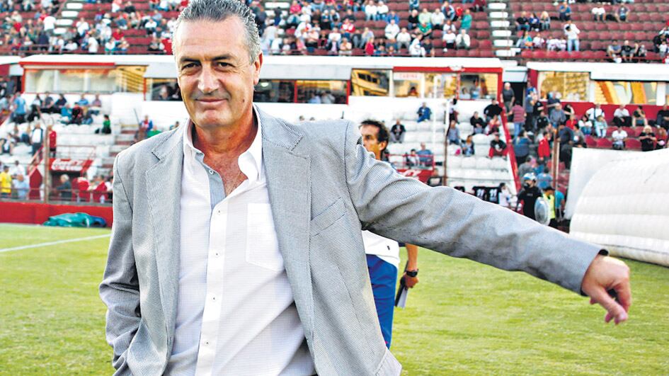 Alfaro dirigió también a San Lorenzo, rival de Huracán.