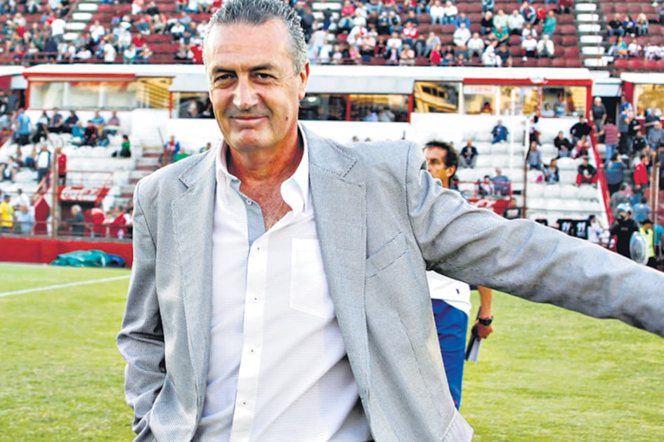 Alfaro dirigió también a San Lorenzo, rival de Huracán.