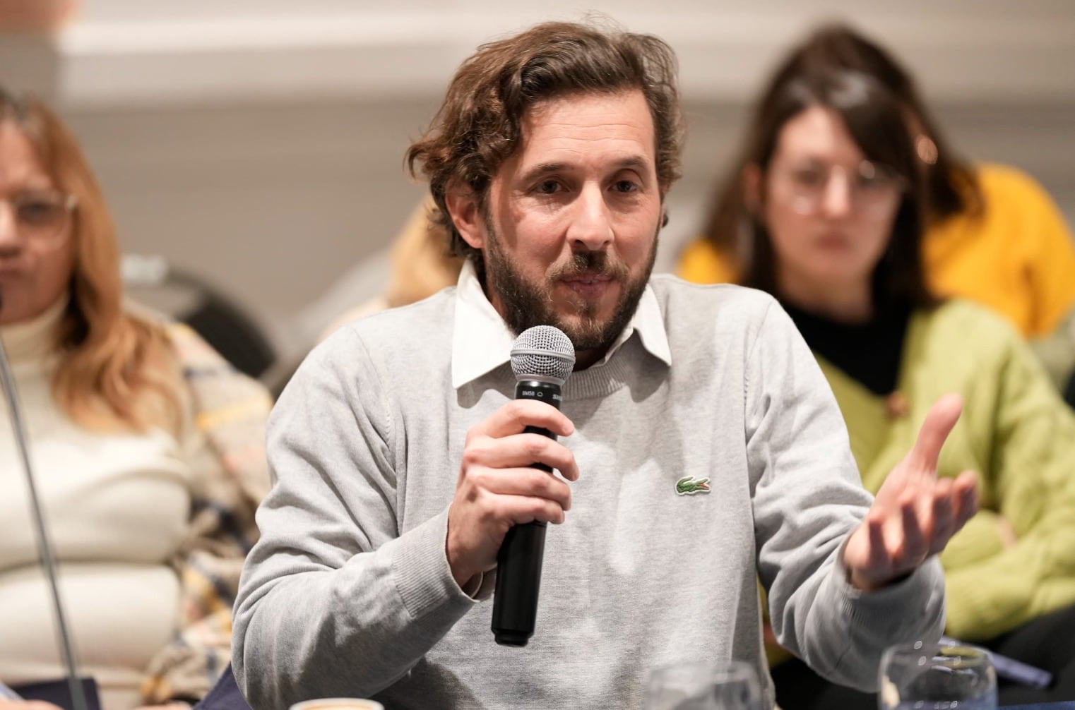 Pedersoli advierte que los dispositivos pueden producir adicción.