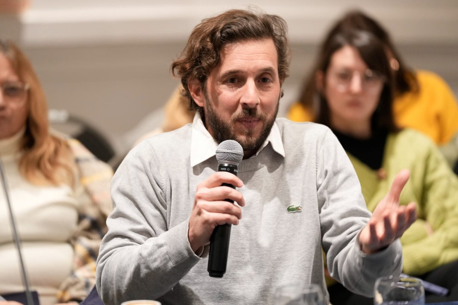 Pedersoli advierte que los dispositivos pueden producir adicción.