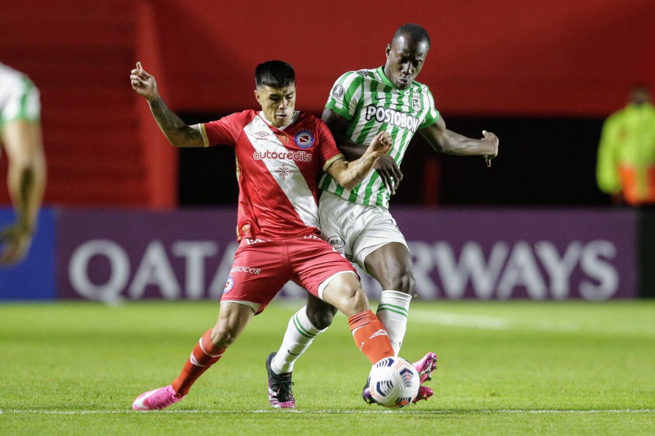 El Bicho se hizo fuerte en La Paternal y ganó sobre el final