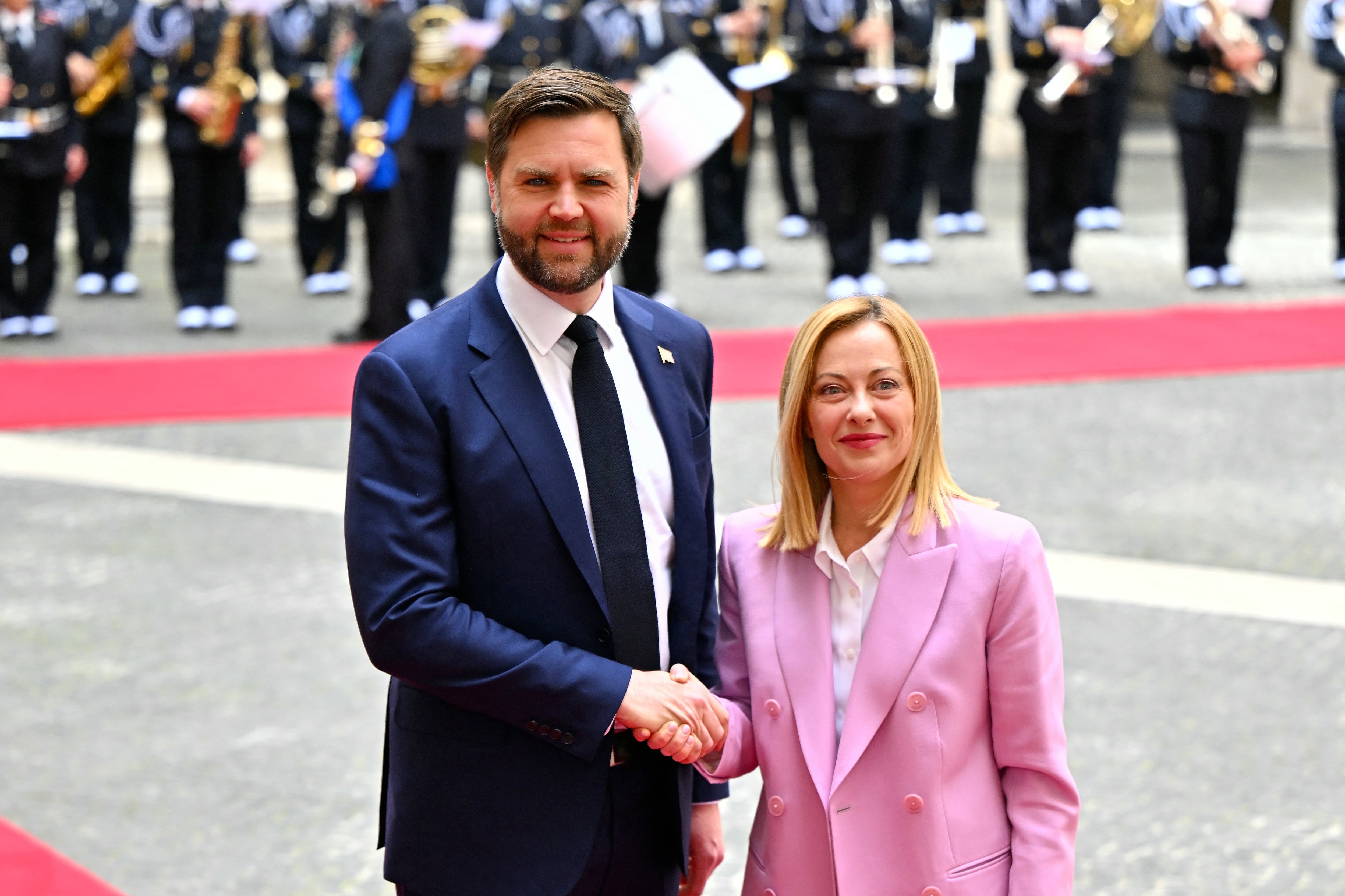 JD Vance se reunió en Roma con Giorgia Meloni antes de celebrar la Pascua en el Vaticano