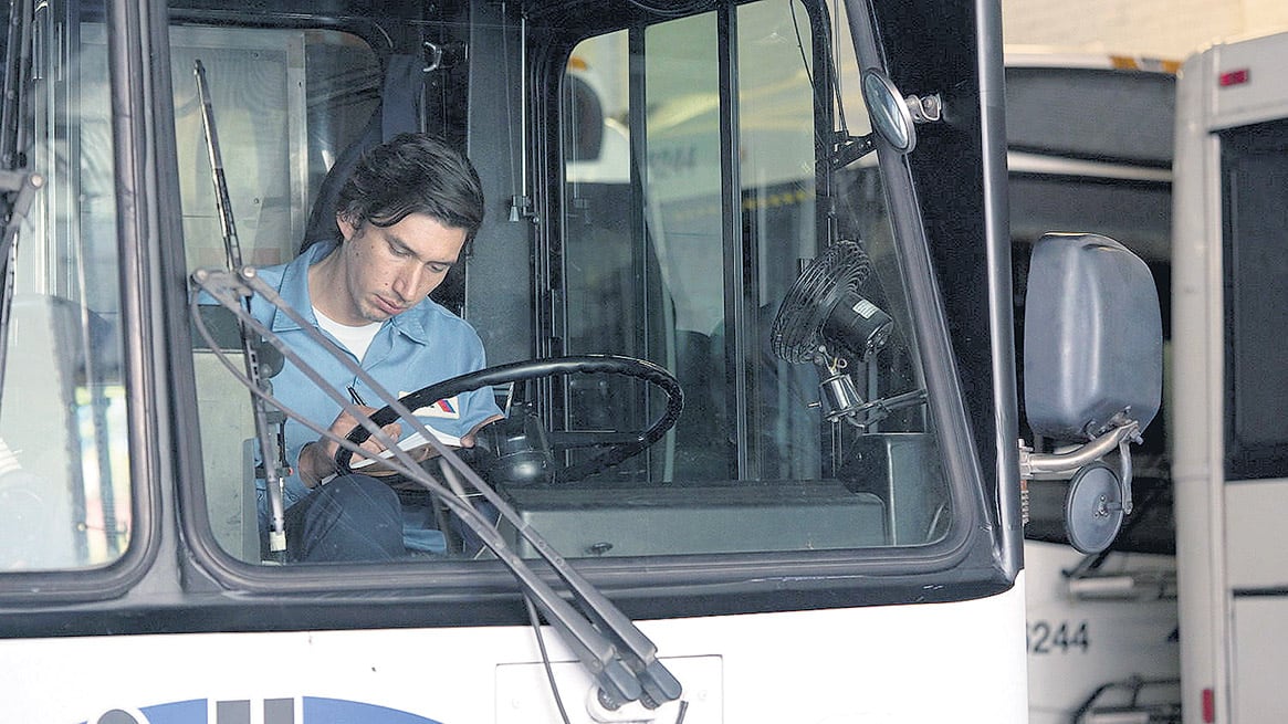 Paterson, el colectivero poeta, lector de Melville y Emily Dickinson.