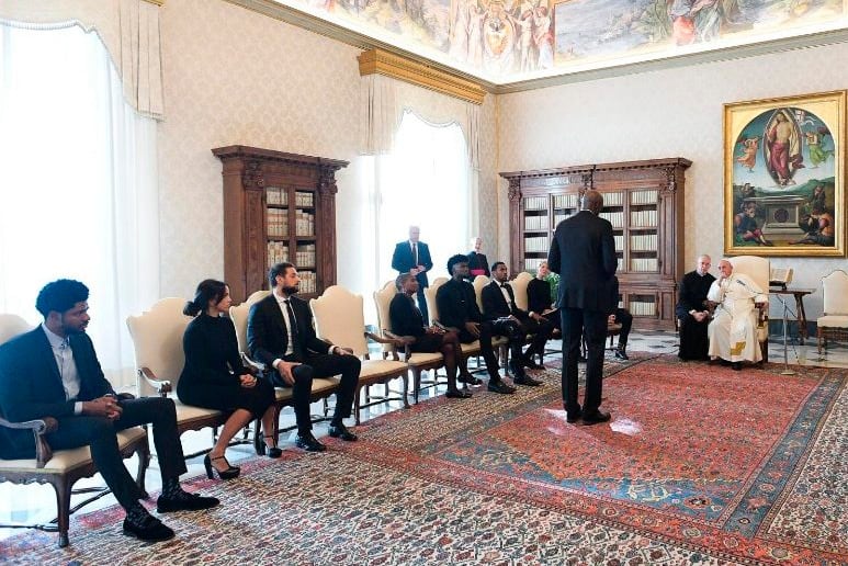 La visita de la delegación de la NBA al Papa el pasado lunes 23 de noviembre.