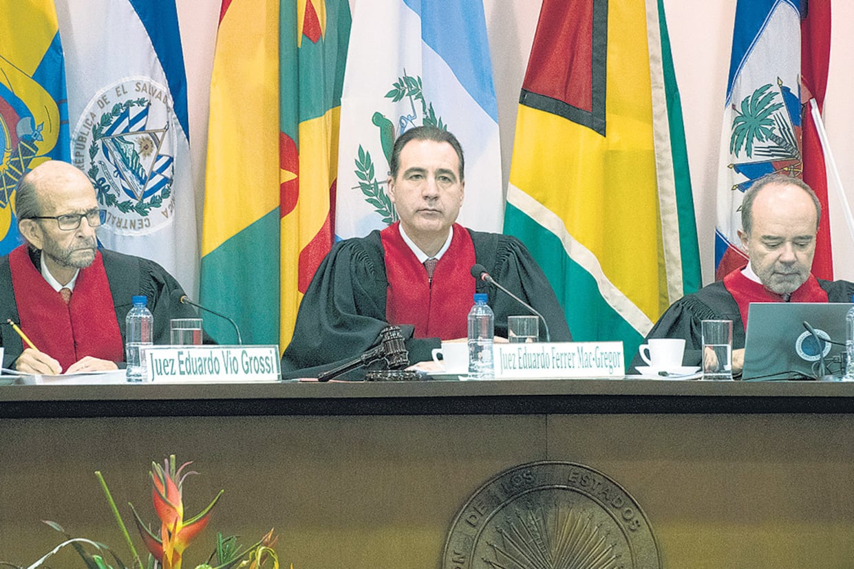 Tres jueces de la Corte IDH, Vio Grossi, Ferrer y Caldas, participan de la audiencia sobre el indulto a Fujimori.