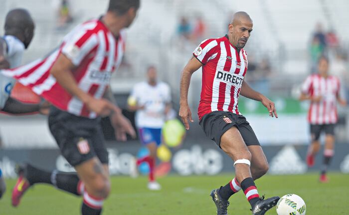 Verón quiere repetir el título continental de 2009.