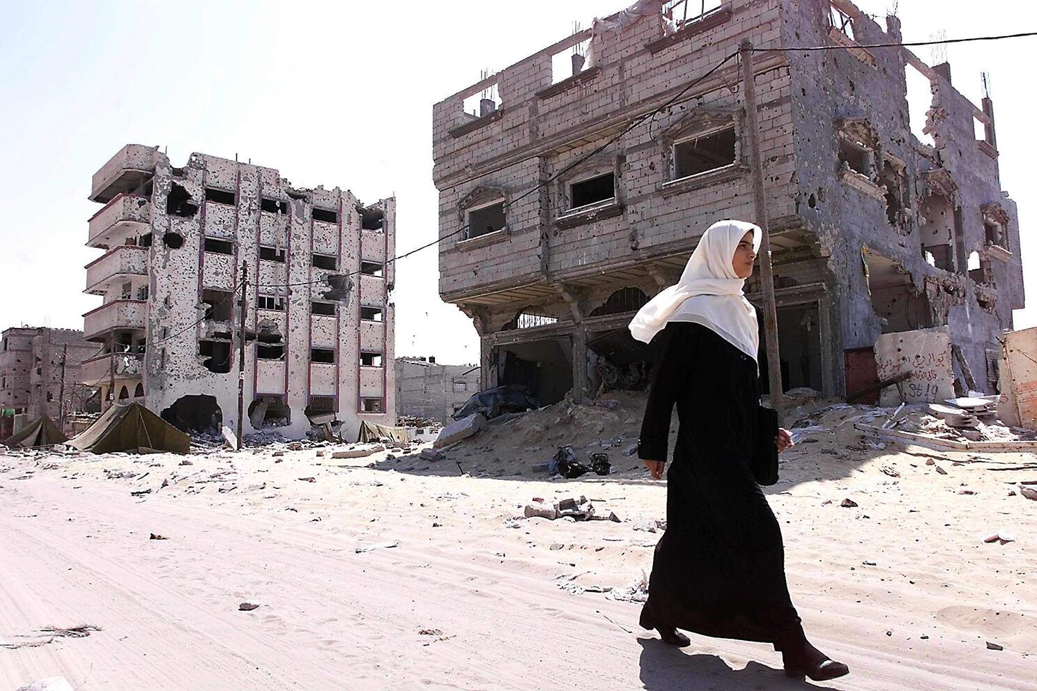 Sobre una economía destruida, Estados Unidos viene aplicando fuertes sanciones que empeoran la situación social.