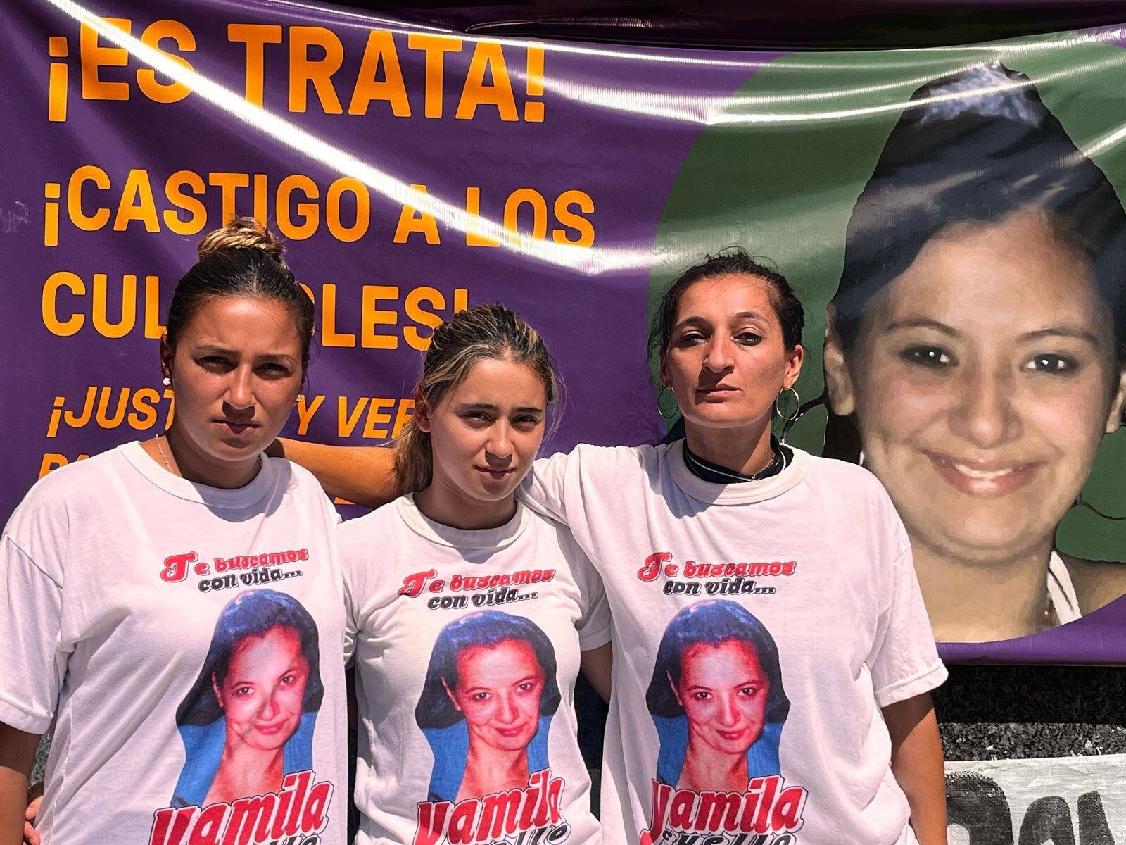 Karen, Ludmila y Soledad Cuello, hermanas y sobrina de la víctima. 