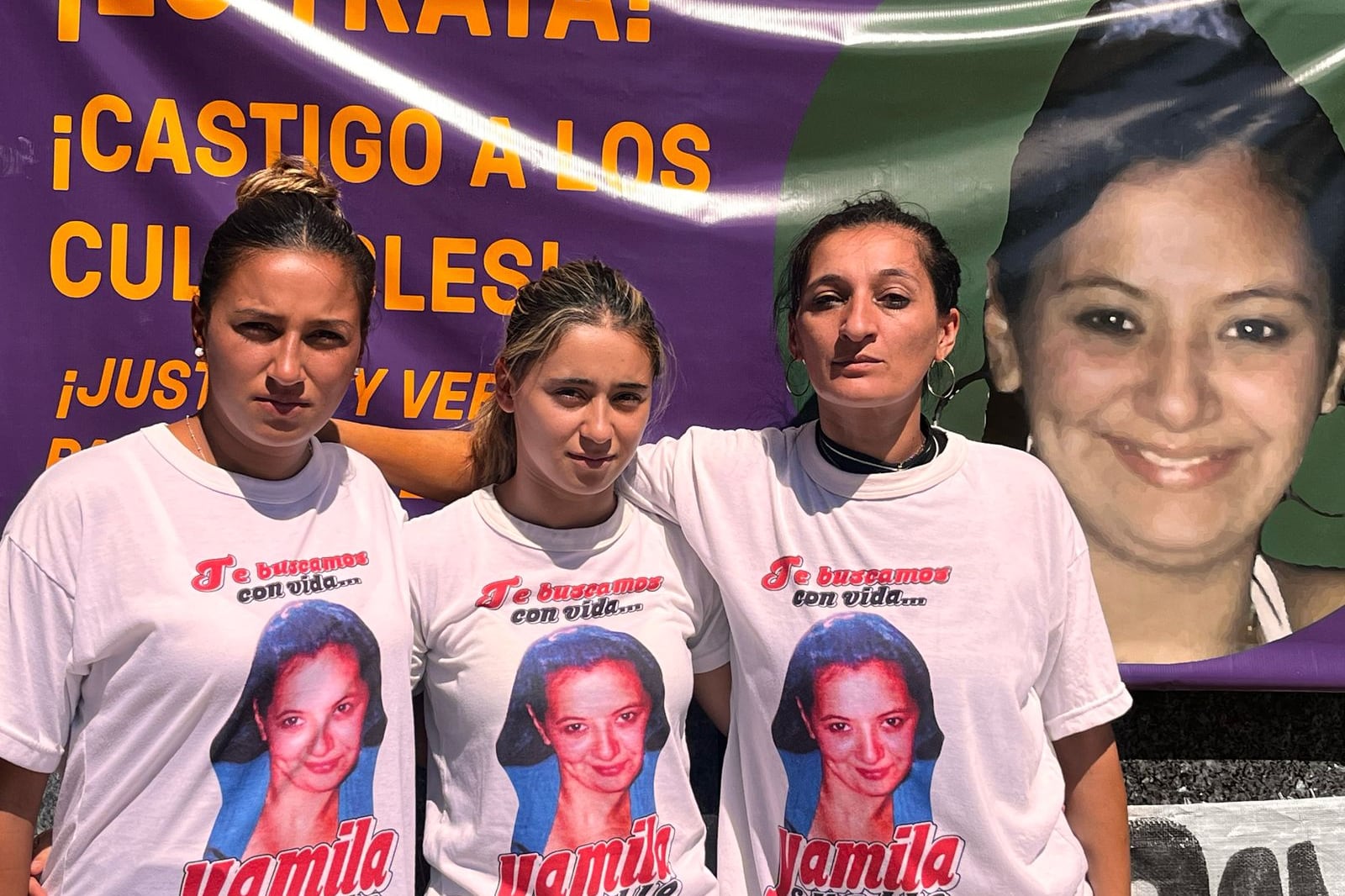 Karen, Ludmila y Soledad Cuello, hermanas y sobrina de la víctima.