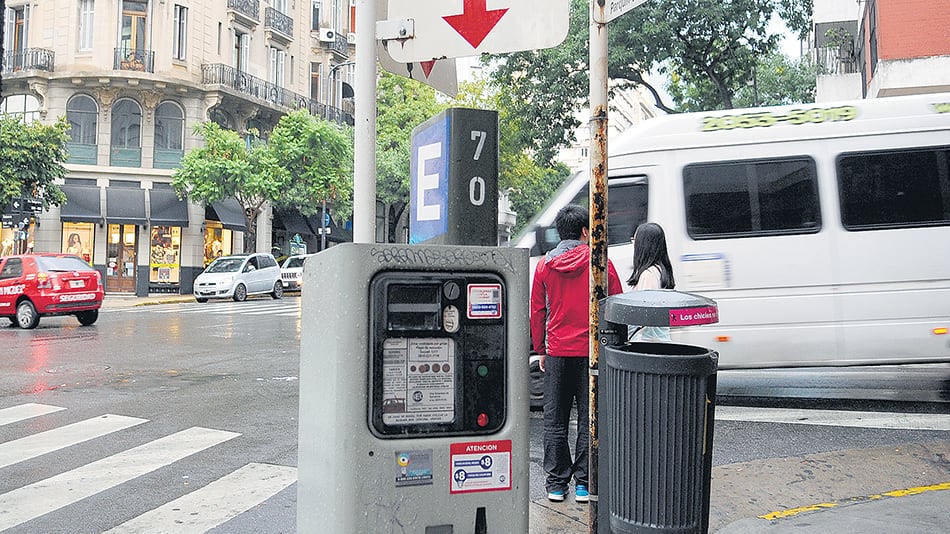 Los parquímetros serán distribuidos en todos los barrios de la ciudad.