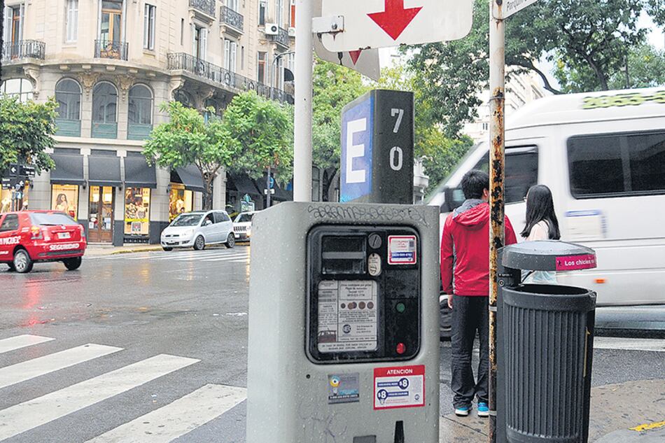Los parquímetros serán distribuidos en todos los barrios de la ciudad.