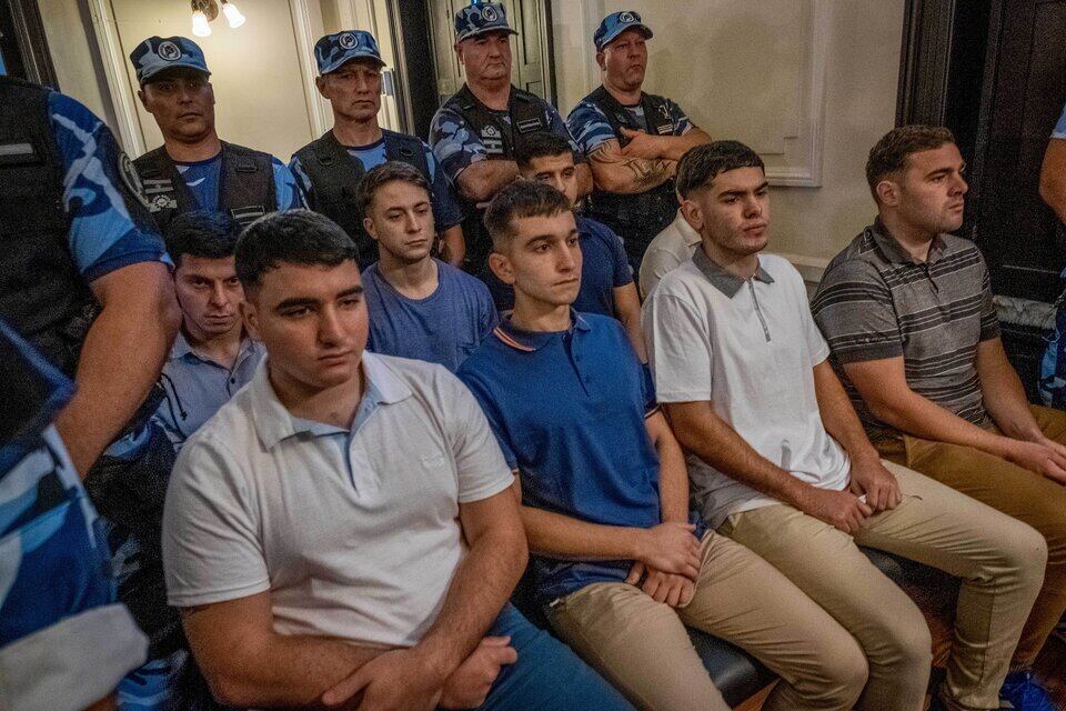 Matías Benicelli, de remera azul, durante el juicio por el crimen de Fernando Báez Sosa.