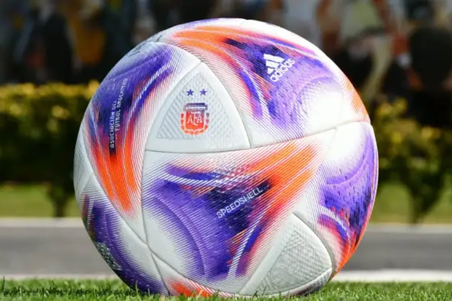 Adidas Gotán Argentum, la pelota oficial de la Liga Profesional 2023.