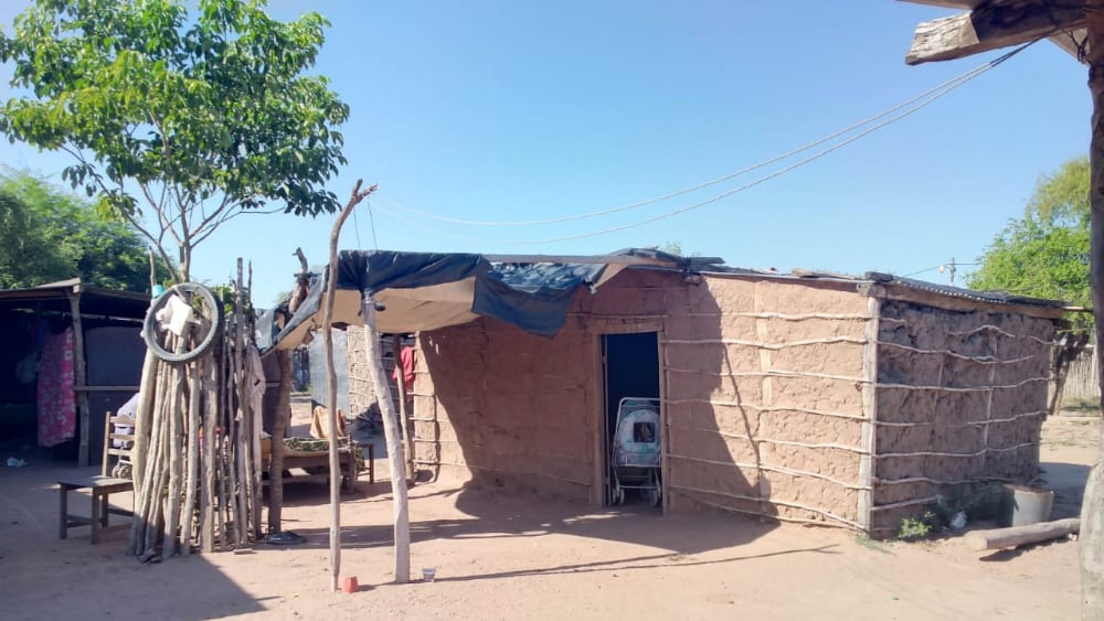 La vivienda de padres adolescentes e hijito en riesgo