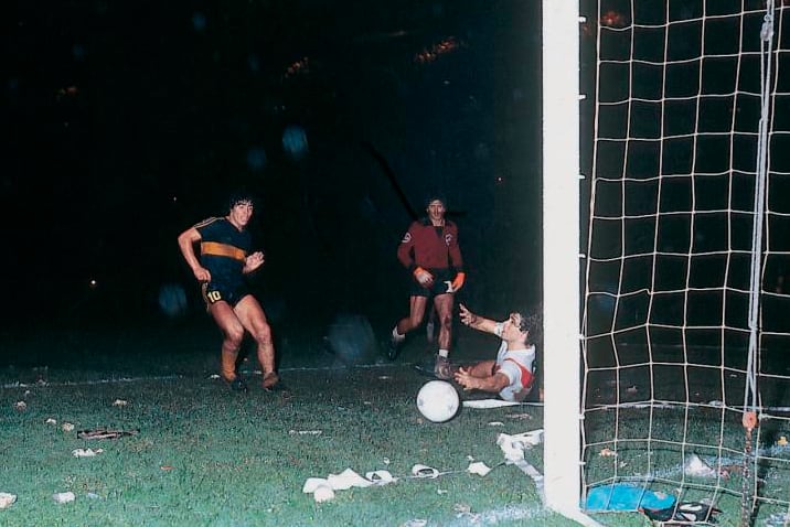 Diego ya palpita el gol, Fillol y Tarantini lo sufren