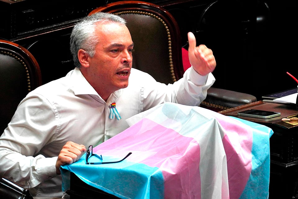 Paulón dijo que los libertarios hacen lo contrario de su discurso público. 