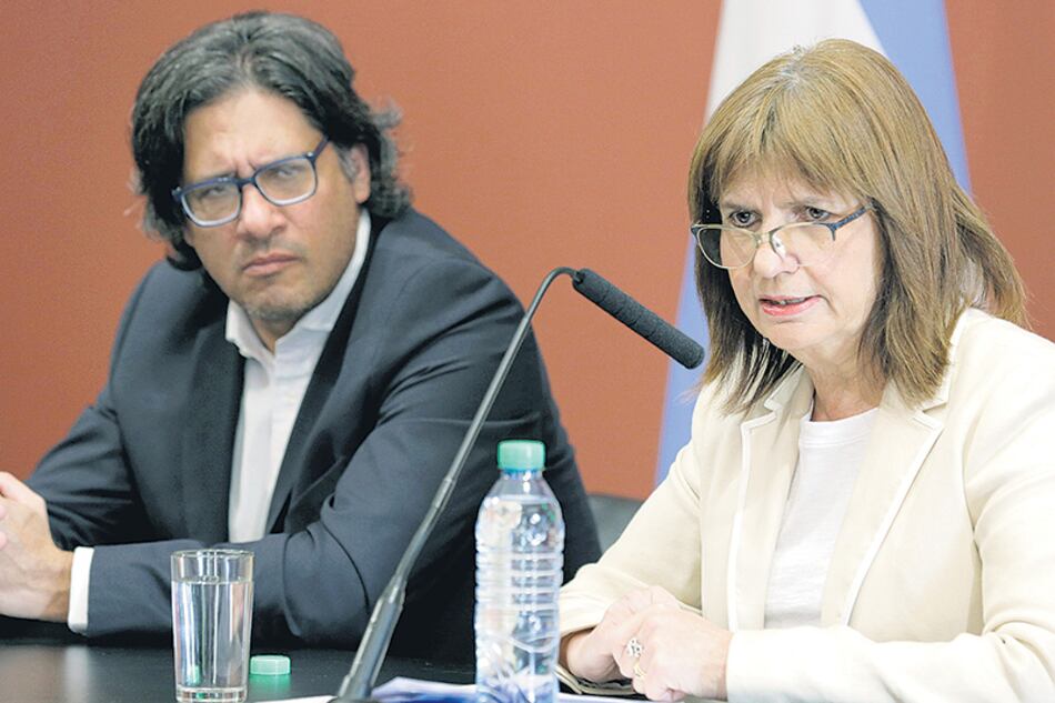 Los ministros de Justicia, Germán Garavano, y de Seguridad, Patricia Bullrich, justificaron la represión a los mapuches.