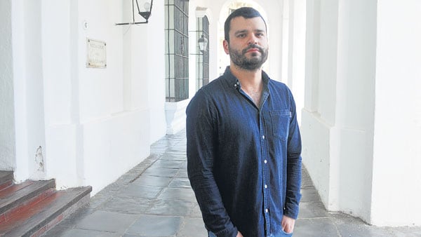 “Cuando pasa el momento electoral, excepcional, tienes que empezar a construir organización”, afirma Canelas.