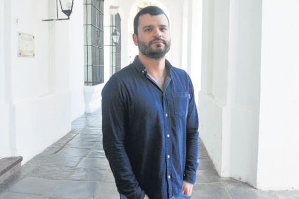 “Cuando pasa el momento electoral, excepcional, tienes que empezar a construir organización”, afirma Canelas.