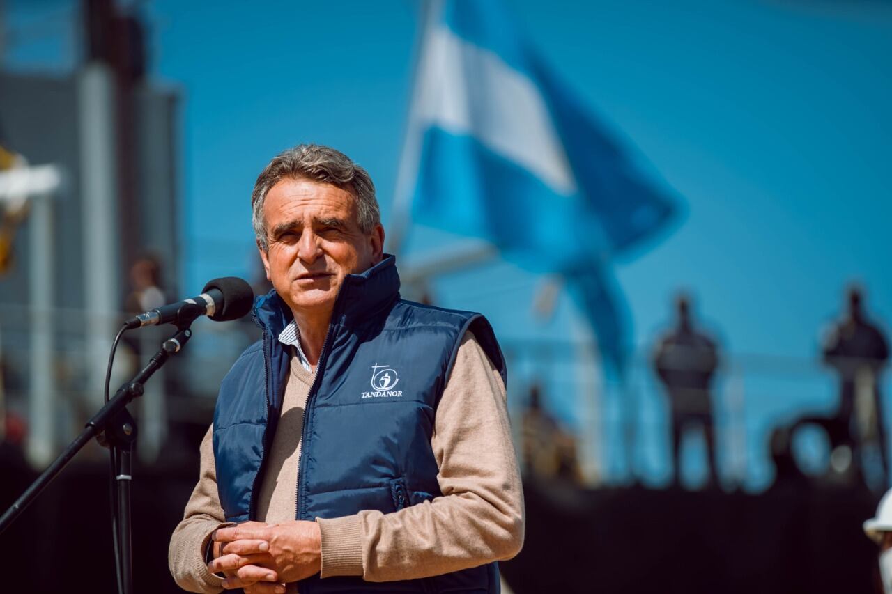 "Cuando tenían que poner toda la energía y los recursos en buscar al submarino ARA San Juan y contener a las familias de los tripulantes se dedicaron a espiarlas" Una vergüenza más de la AFI macrista", tuiteó Rossi.