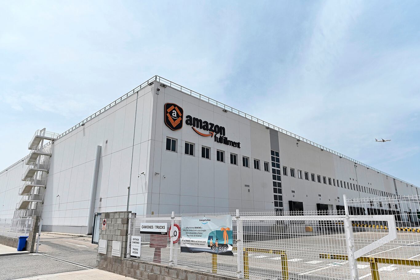 El depósito que Amazon posee en San Hernando de Henares, Madrid.
