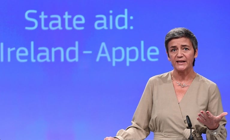 La comisaria Vestager hace el anuncio del juicio a Irlanda por el caso Apple.