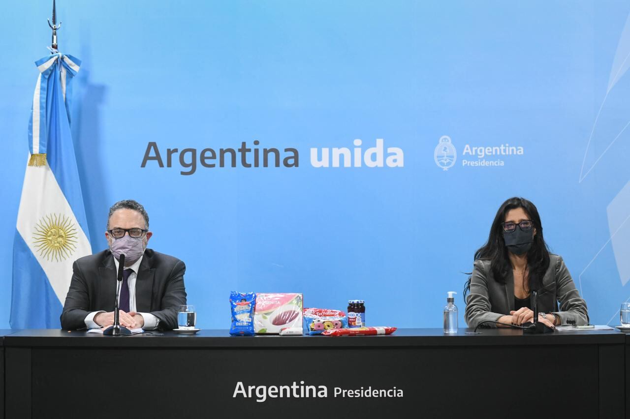 Matías Kulfas, ministro de Desarrollo Productivo, junto a Paula Español, secretaria de Comercio