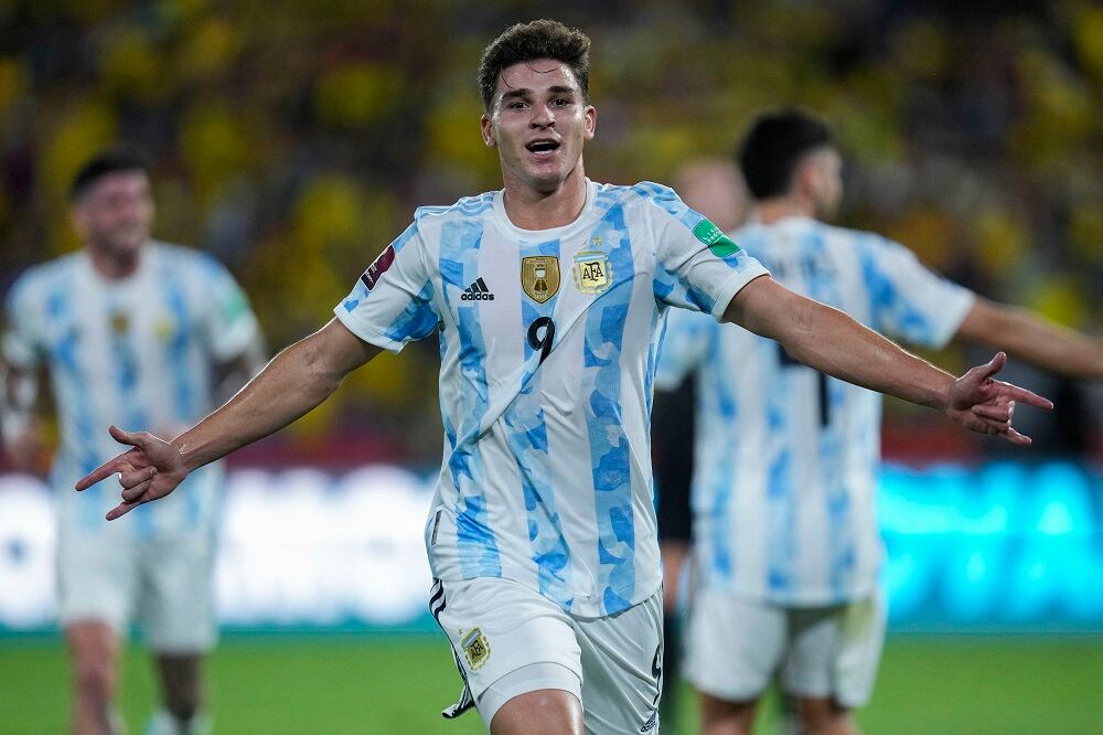 Julián Álvarez festeja el 1-0 argentino en Guayaquil
