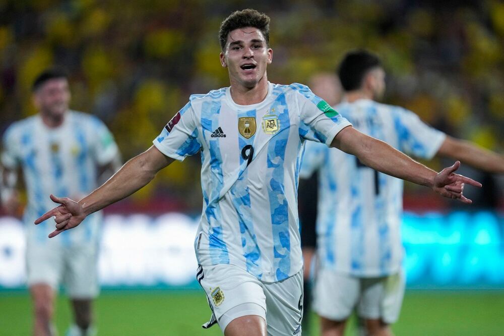 Julián Álvarez festeja el 1-0 argentino en Guayaquil