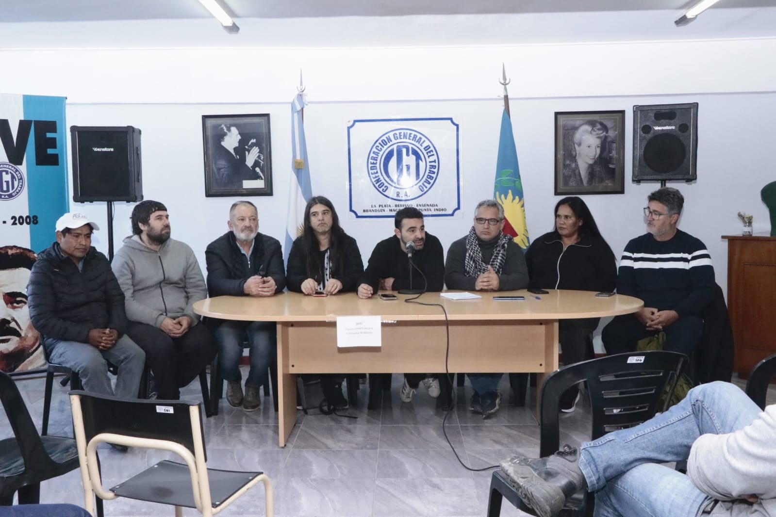 Desde La Plata, sindicatos y referentes sociales convocaron a marchar. 