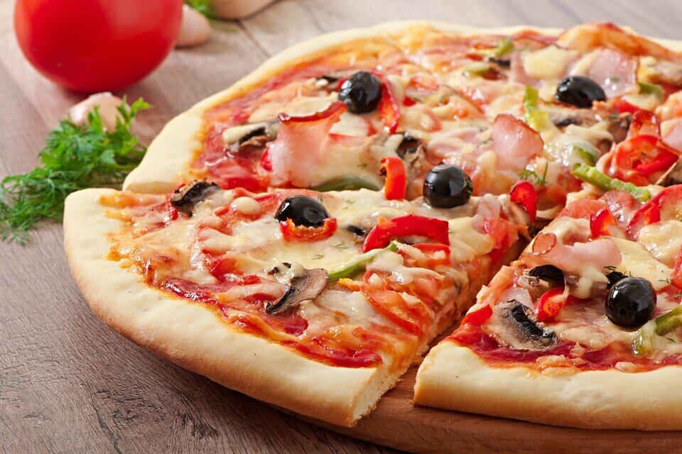 Con más de mil locales adheridos, llega la Noche de la Pizza y la Empanada 2022.
