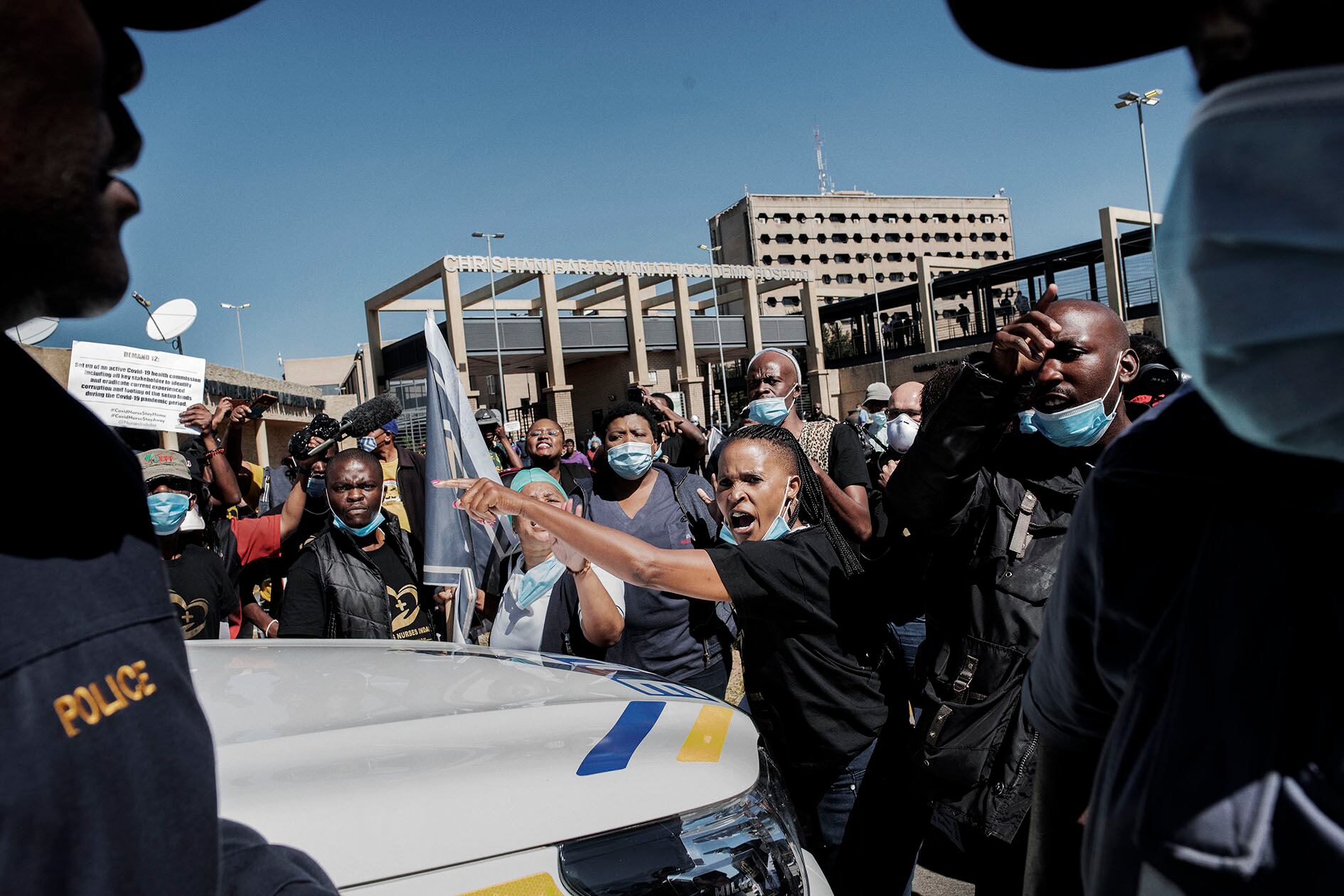 Protesta por falta de tests en el hospital de Soweto, en Johannesburgo, Sudáfrica.
