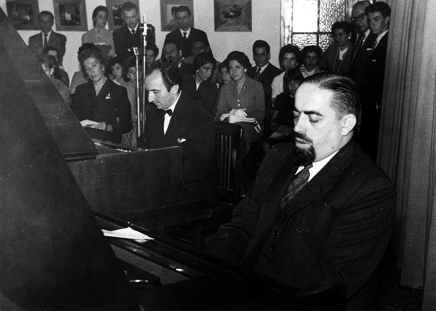 El Cuchi junto a José Juan “Coco” Botelli en un concierto a dos pianos